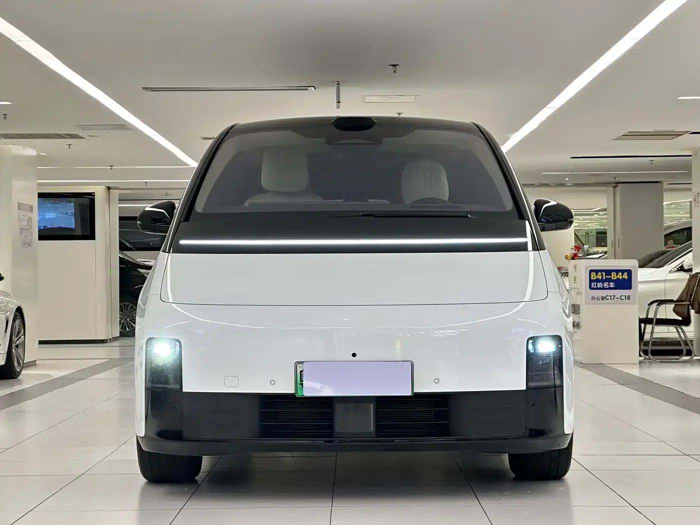 Li Auto MEGA 2025 Home Edition — миниатюра 2