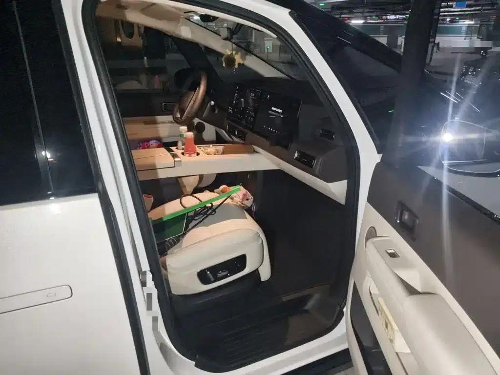 Li Auto MEGA 2024 Ultra — миниатюра 21