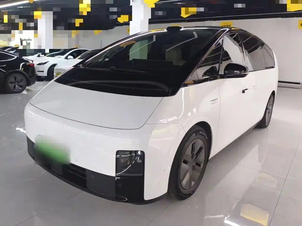 Li Auto MEGA 2025 Home Edition — миниатюра 1