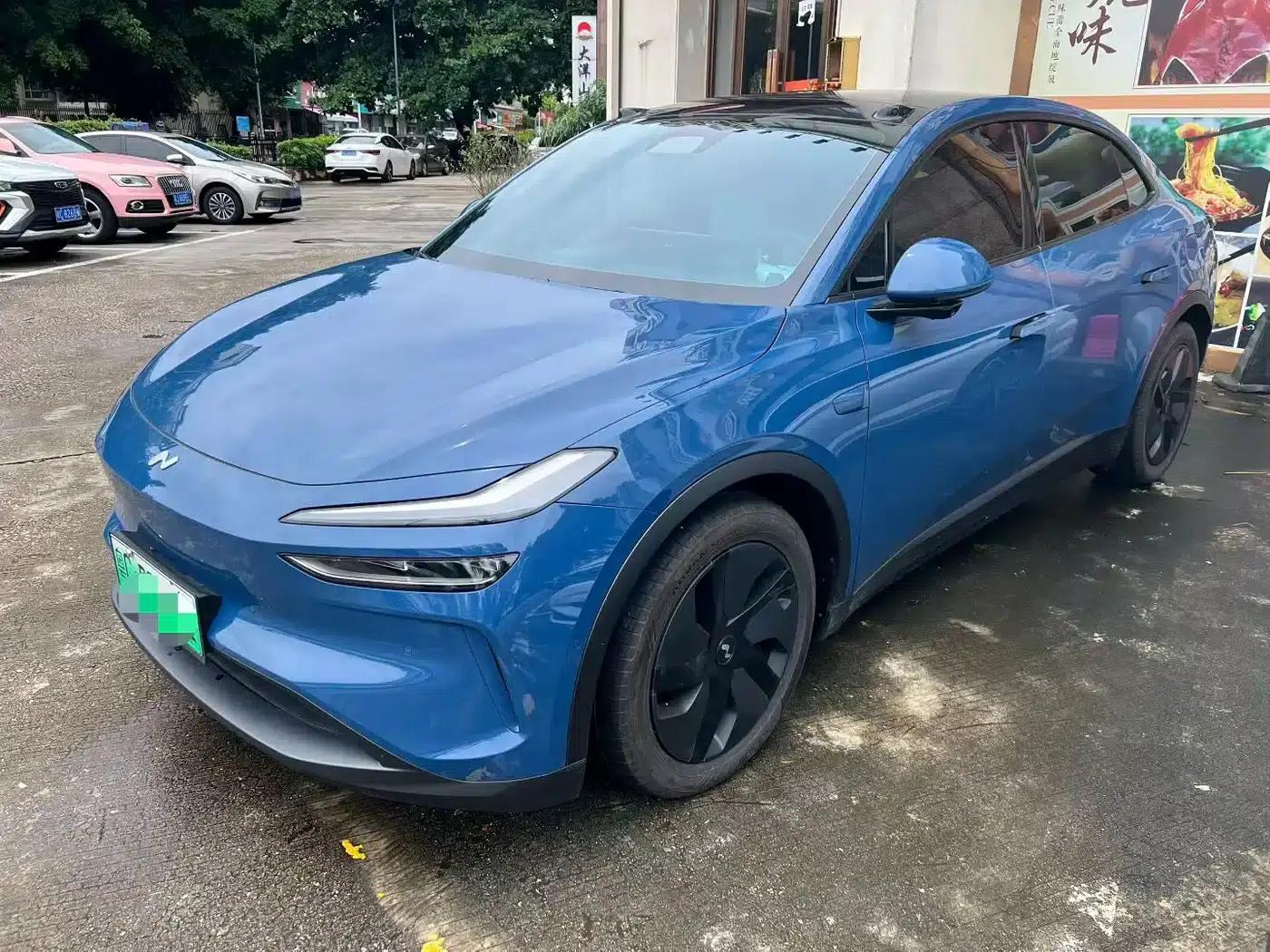L60 2025 Model 85kWh Four-Wheel Drive — миниатюра 1