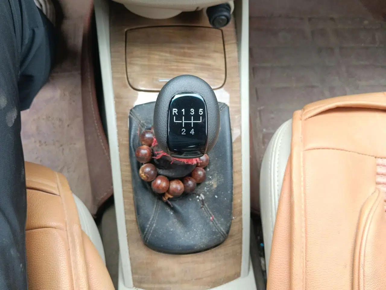 Buick Excelle 2015 1.5L Manual Classic Trim — миниатюра 14