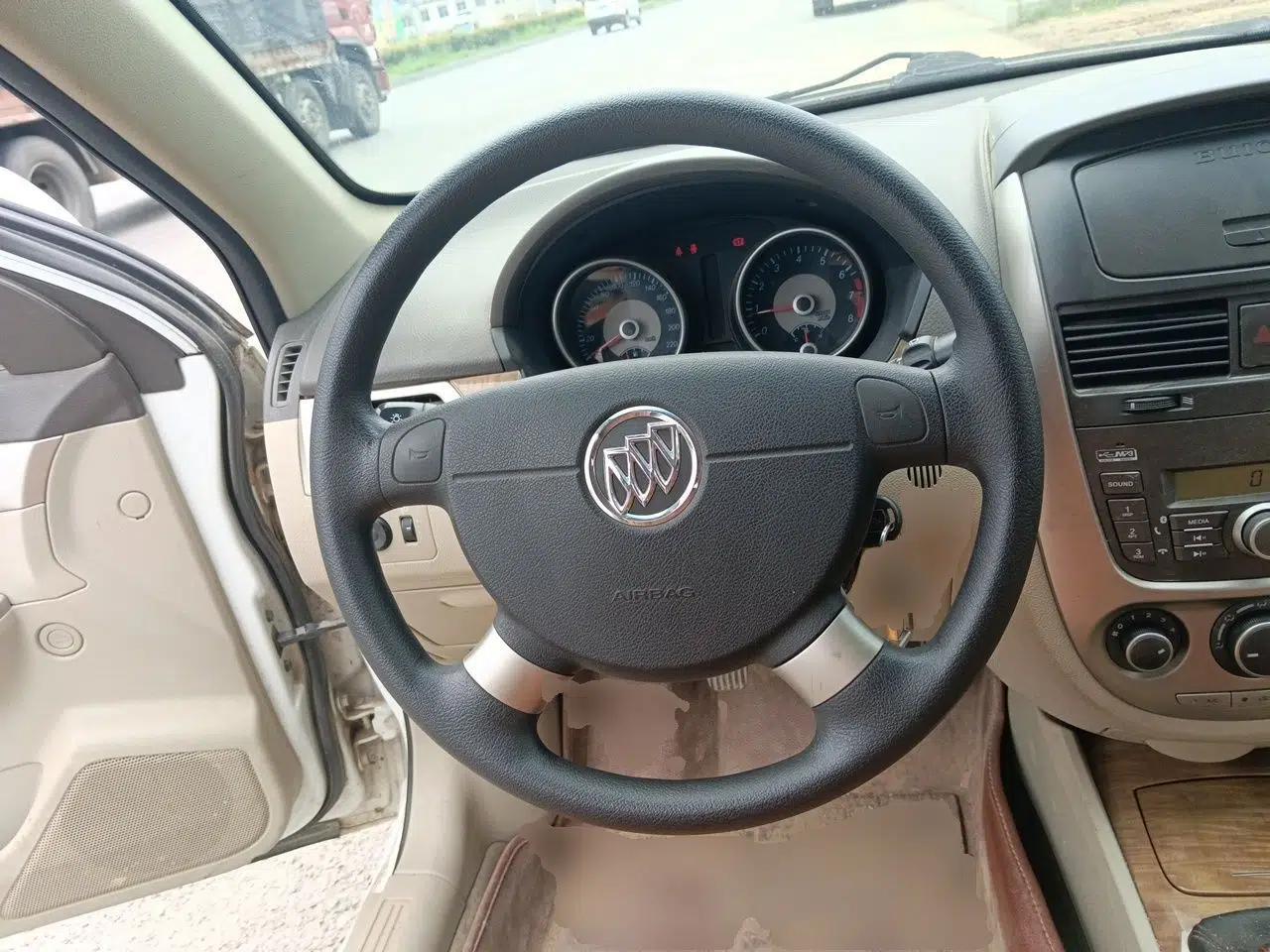 Buick Excelle 2015 1.5L Manual Classic Trim — миниатюра 10