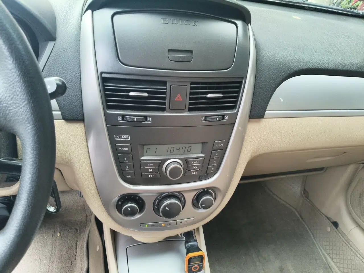 Buick Excelle 2013 1.5L Manual Classic Model — миниатюра 13