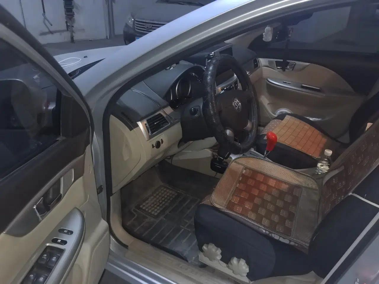 Buick Excelle 2015 1.5L Automatic Classic Model — миниатюра 16