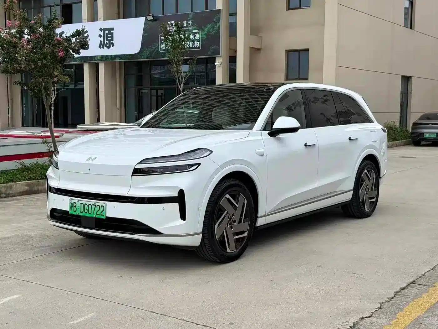 2025 Chevrolet L90 Ultra 6-seater — миниатюра 1