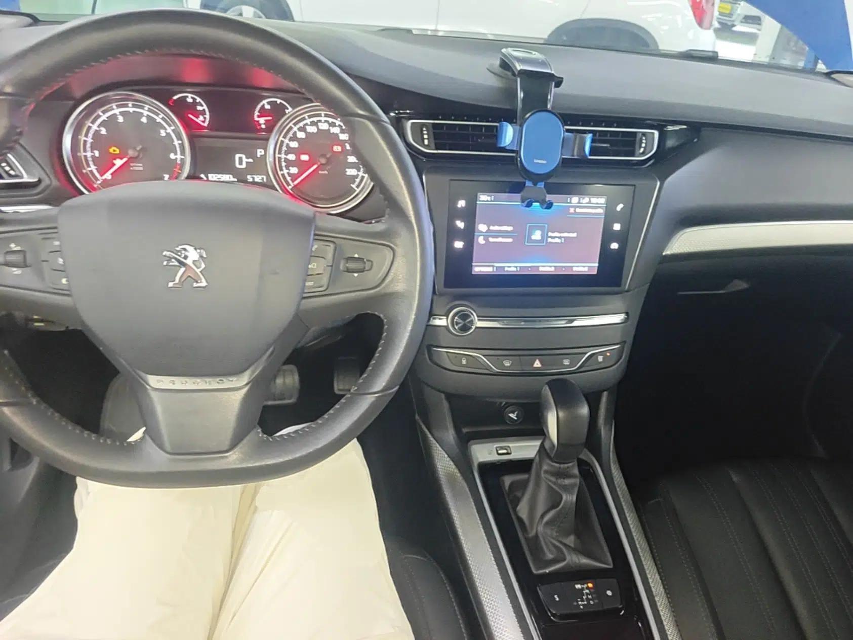 Peugeot 408 2019 360THP Automatic Luxury Edition China VI Standard — миниатюра 12