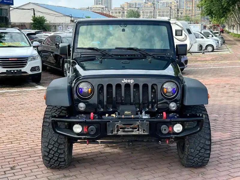 2017 Jeep Wrangler 3.6L Rubicon Four-Door Comfort Edition — миниатюра 2