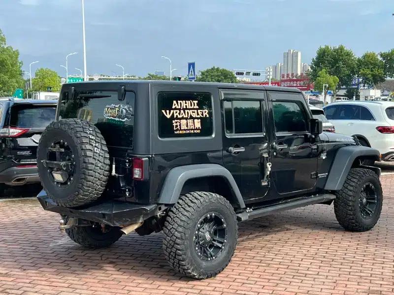 2017 Jeep Wrangler 3.6L Rubicon Four-Door Comfort Edition — миниатюра 6