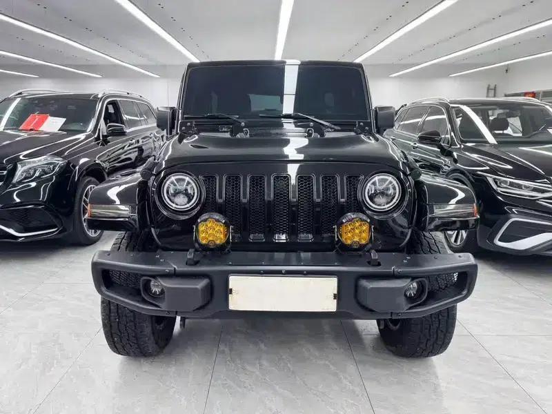 2017 Jeep Wrangler 3.0L Sahara Four-Door Comfort Edition — миниатюра 2