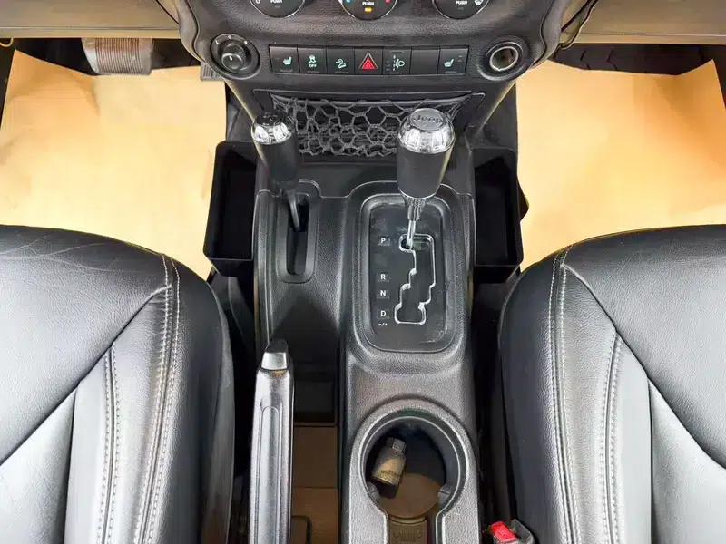 2017 Jeep Wrangler 3.0L Sahara Four-Door Comfort Edition — миниатюра 20