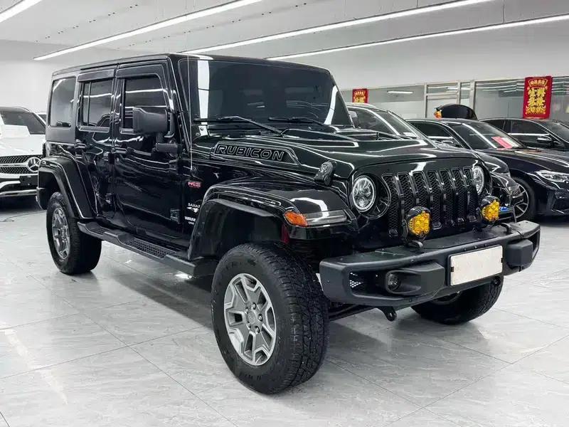 2017 Jeep Wrangler 3.0L Sahara Four-Door Comfort Edition — миниатюра 3