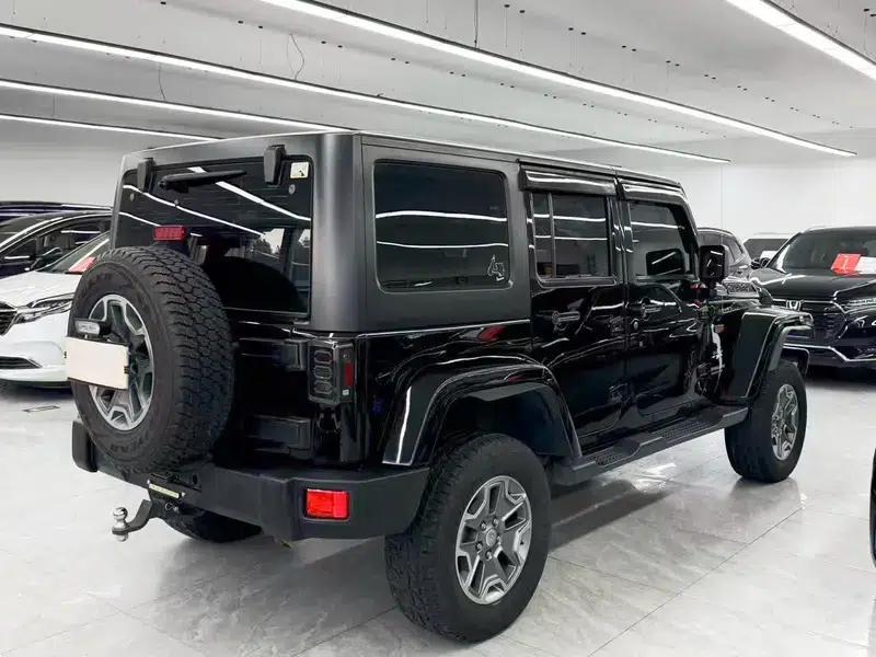 2017 Jeep Wrangler 3.0L Sahara Four-Door Comfort Edition — миниатюра 6