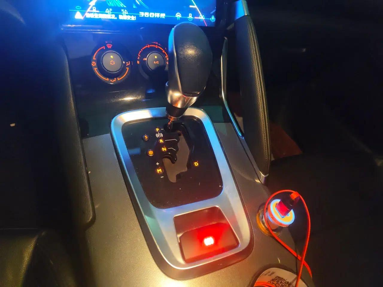 Peugeot 3008 2018 2.0L Automatic Trend Edition — миниатюра 14