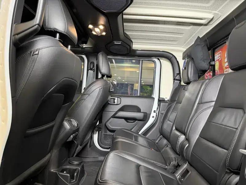 Gladiator 2022 3.6L First Edition — миниатюра 12