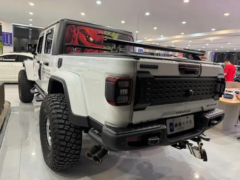 Gladiator 2022 3.6L First Edition — миниатюра 4
