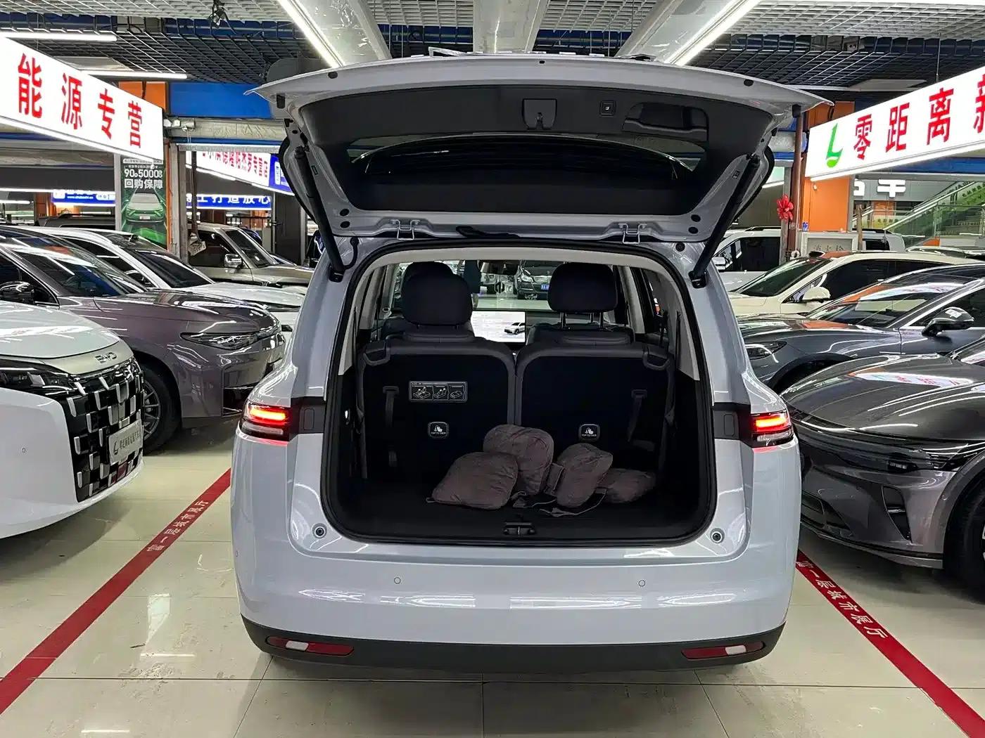 Leapmotor C16 2026 Pure Electric 630 LiDAR Smart Edition 6-Seater — миниатюра 13