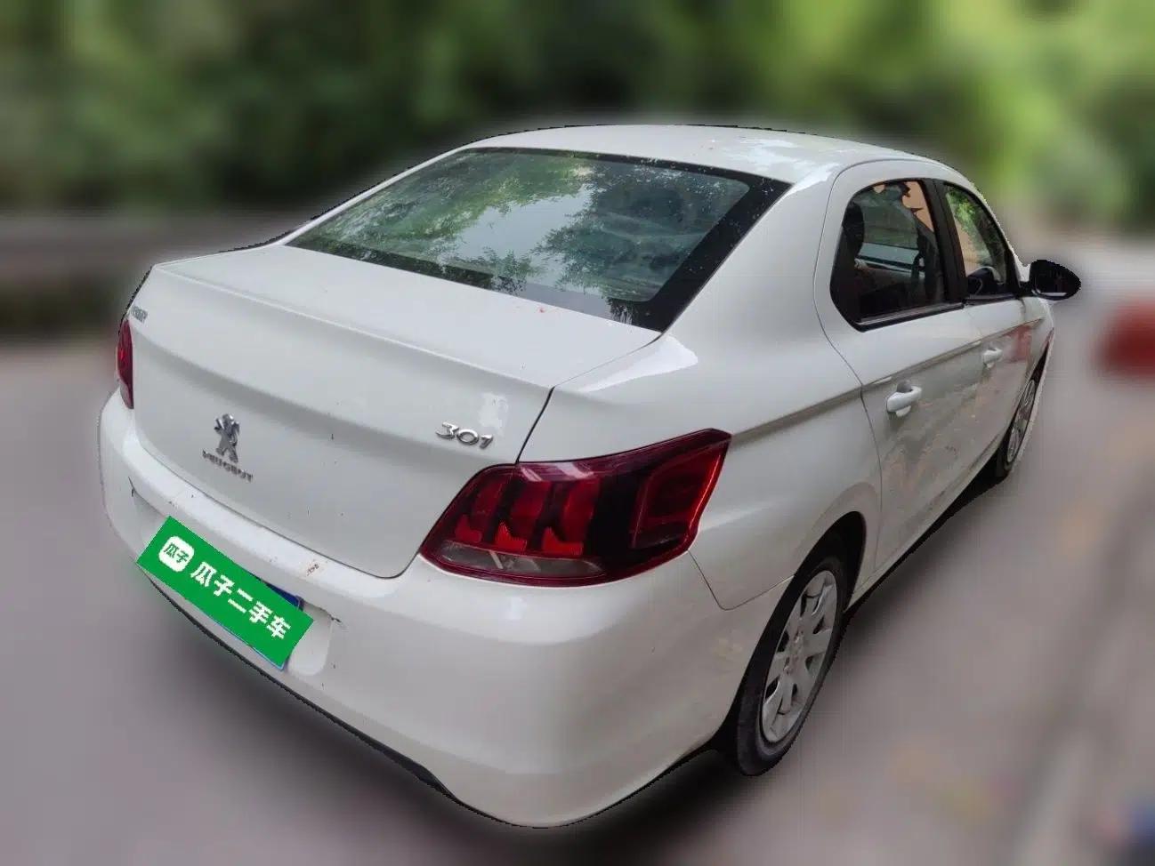 Peugeot 301 2018 1.6L Manual Comfort Edition — миниатюра 6