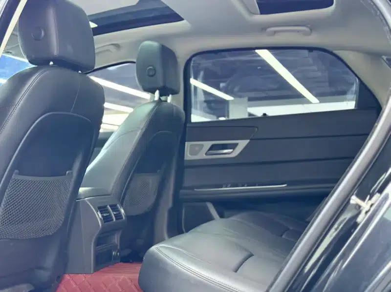 2019 Jaguar XFL 2.0T 200PS Two-Wheel Drive Elite Edition — миниатюра 8