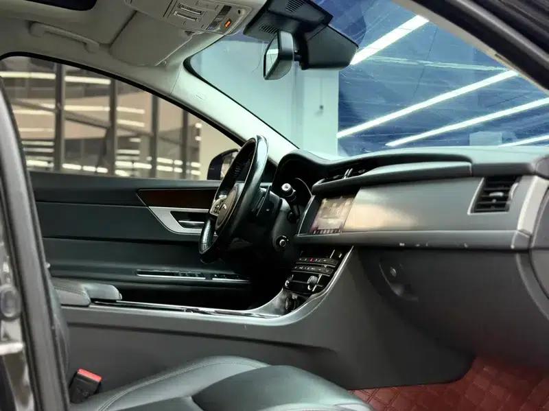 2019 Jaguar XFL 2.0T 200PS Two-Wheel Drive Elite Edition — миниатюра 10