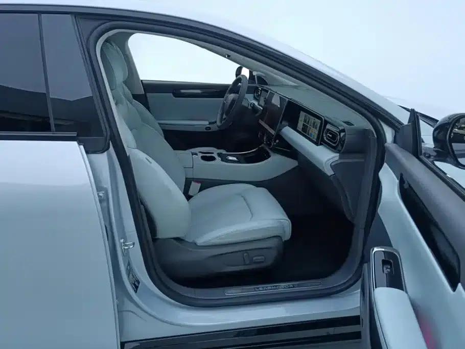 Leapmotor C01 2024 Range Extended 216 Premium Edition — миниатюра 8