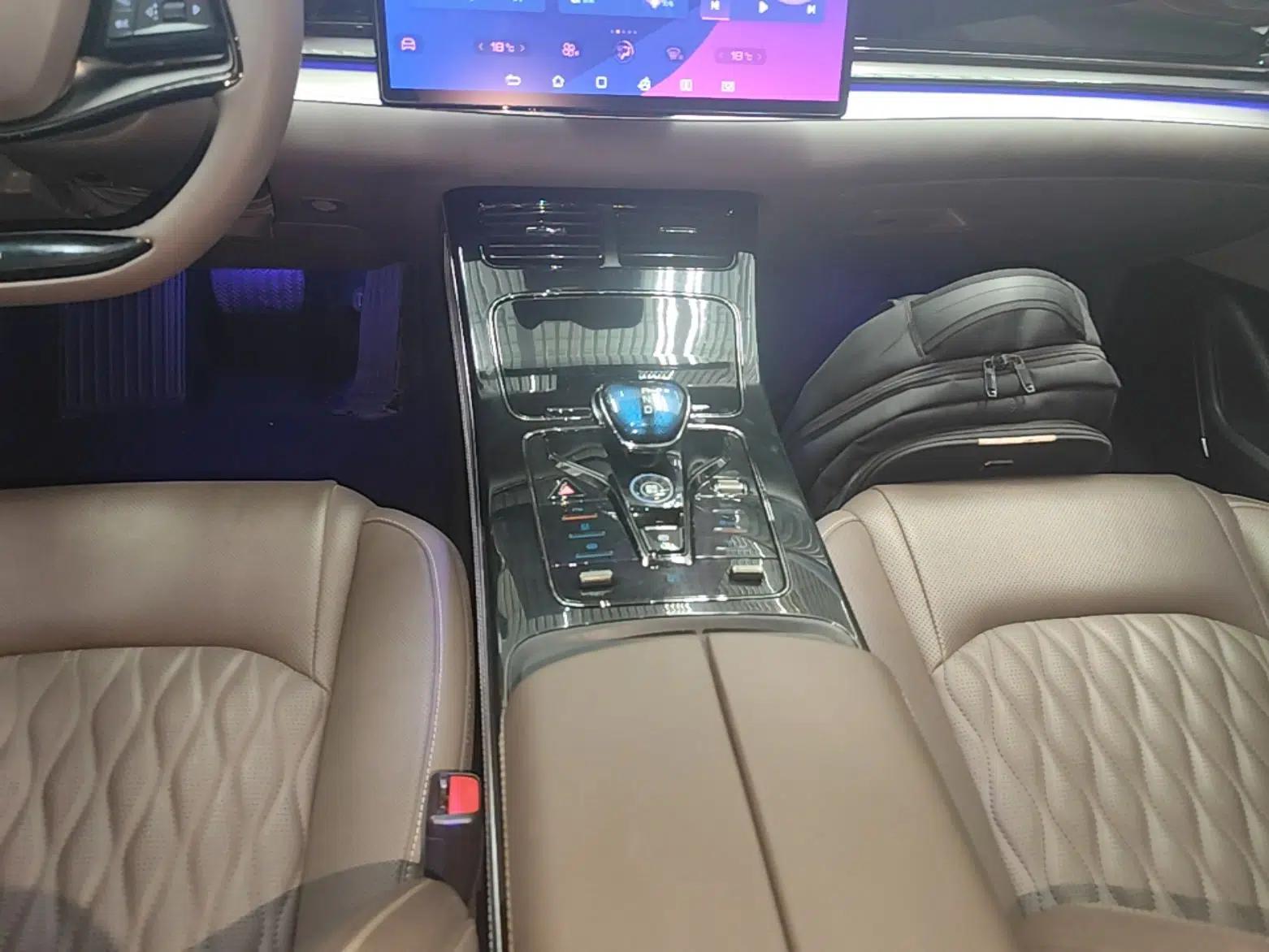 BYD Han 2023 DM-i Champion Edition 121KM Prestige Model — миниатюра 16