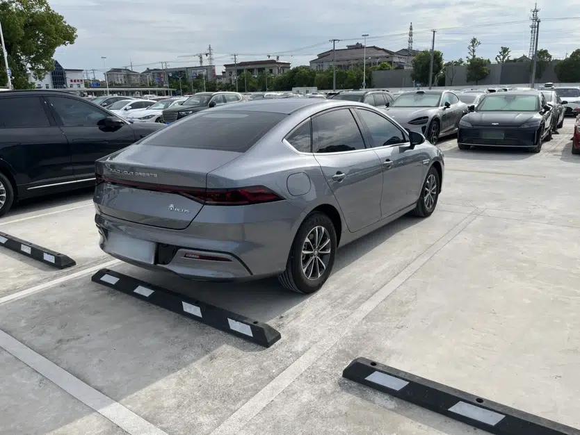 BYD Qin PLUS 2024 HONOR Edition DM-i 55KM Leading Model — миниатюра 16