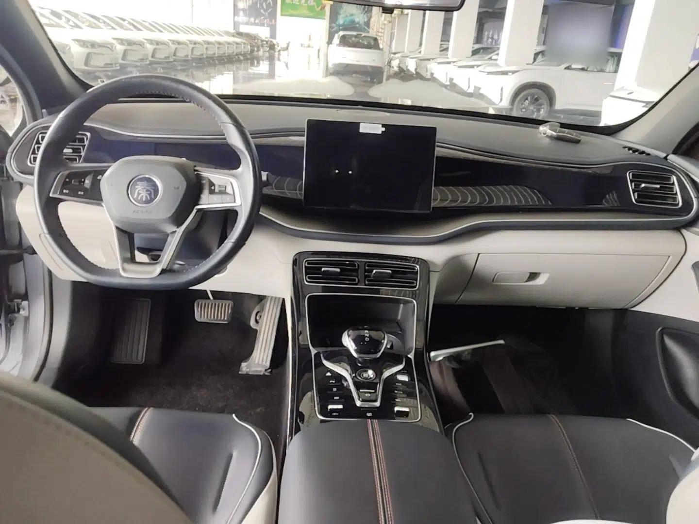 BYD Qin PLUS 2021 DM-i 120KM Prestige Model — миниатюра 12