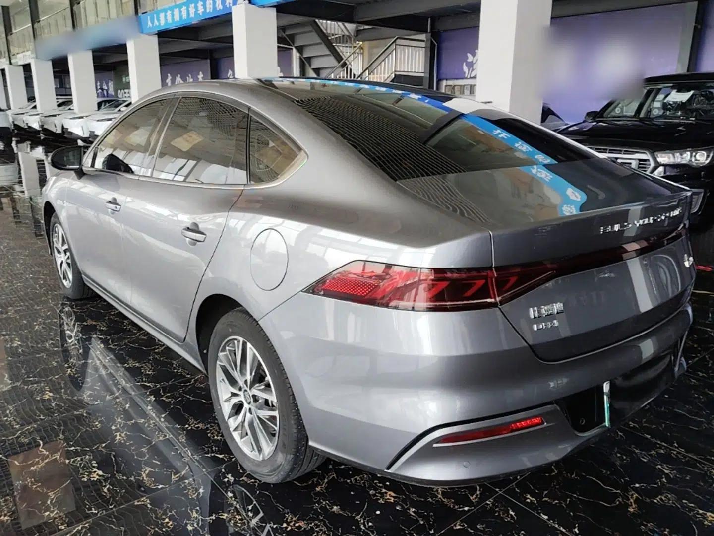 BYD Qin PLUS 2021 DM-i 120KM Prestige Model — миниатюра 4