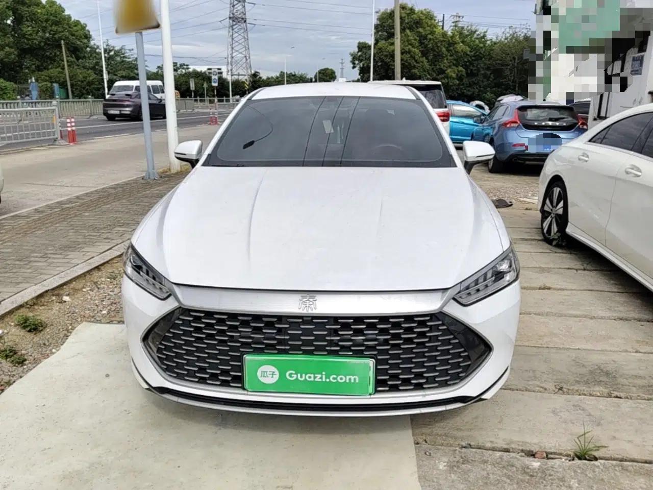 BYD Qin PLUS 2021 DM-i 55KM Prestige Model — миниатюра 2