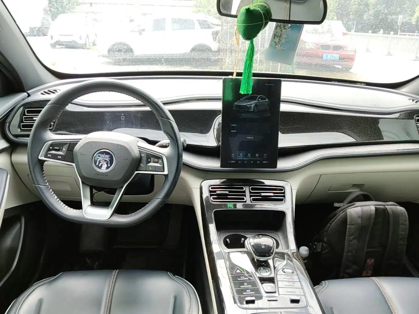 BYD Qin PLUS 2021 DM-i 55KM Prestige Model — миниатюра 12