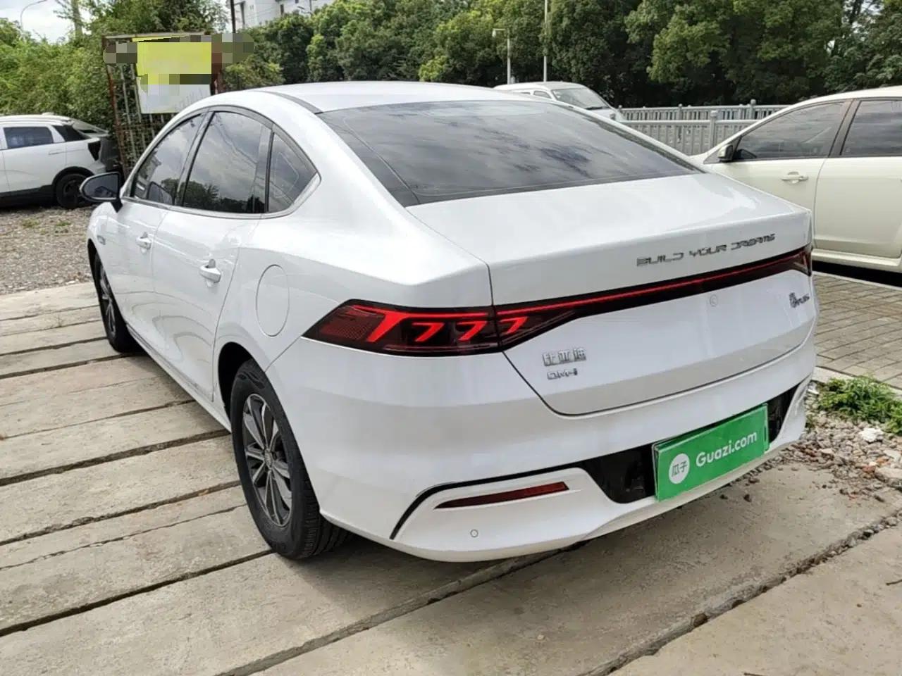 BYD Qin PLUS 2021 DM-i 55KM Prestige Model — миниатюра 4