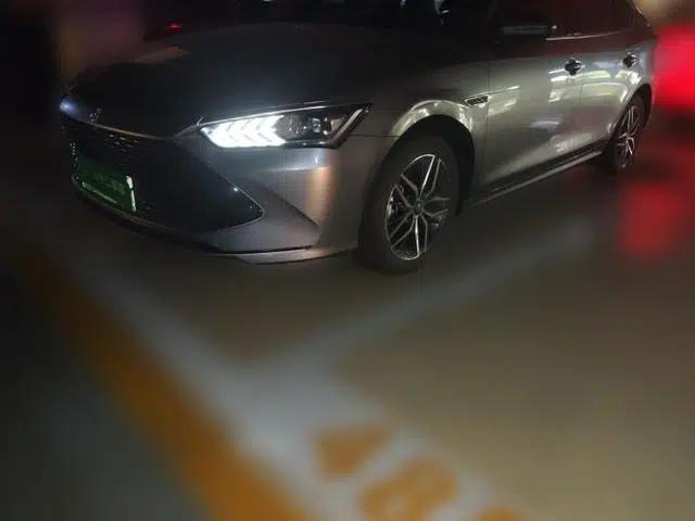 BYD Qin PLUS 2021 DM-i 120KM Prestige Model