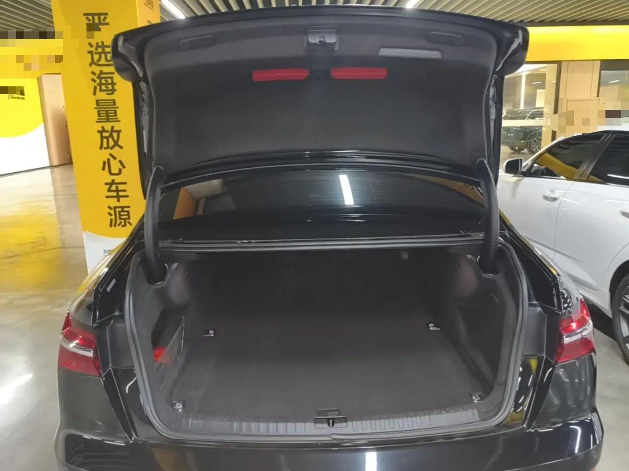 Audi A6L 2022 40 TFSI Luxury Dynamic Model — миниатюра 22