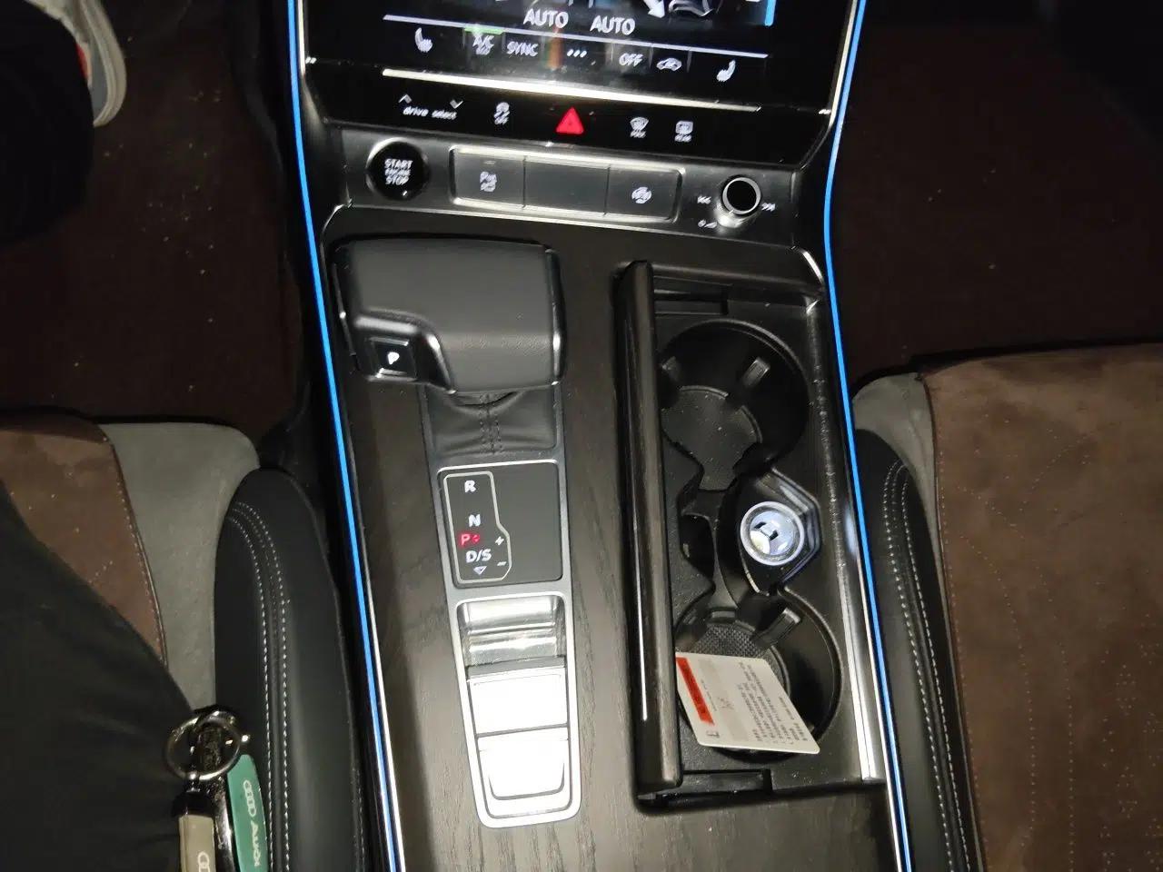 Audi A6L 2023 Revised Edition 45 TFSI quattro Prestige Dynamic Version — миниатюра 14