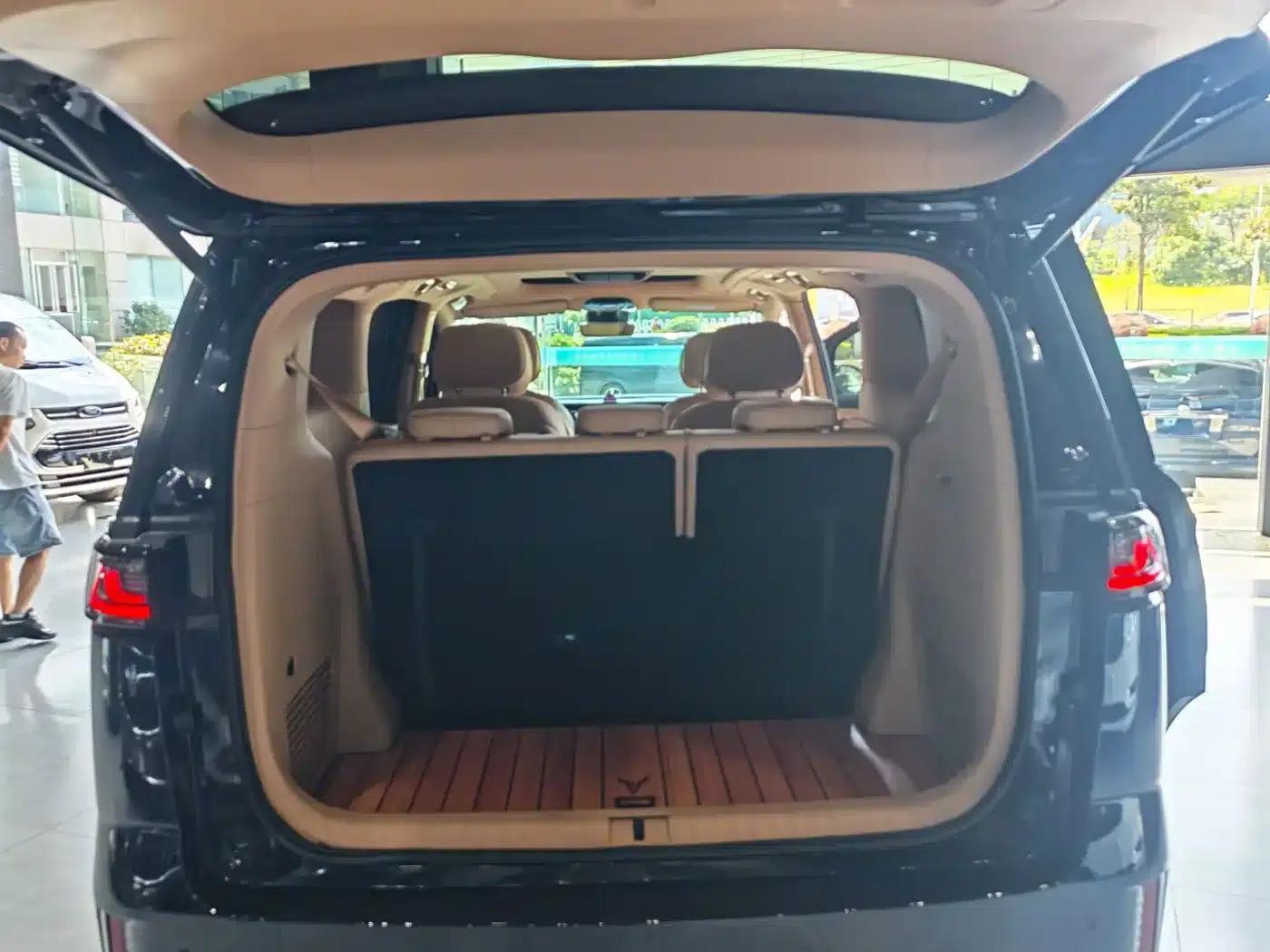 Voyah Dreamer 2022 Low-Carbon Edition — миниатюра 22
