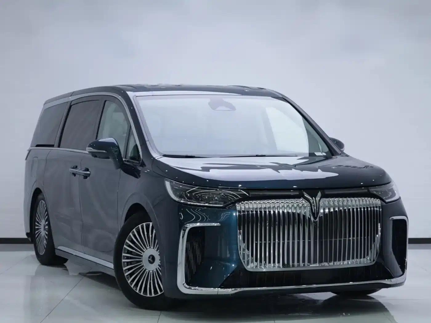 Voyah Dreamer 2025 PHEV AWD Flagship Kunpeng Edition — миниатюра 3