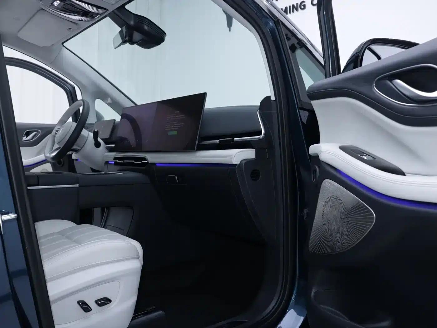 Voyah Dreamer 2025 PHEV AWD Flagship Kunpeng Edition — миниатюра 5