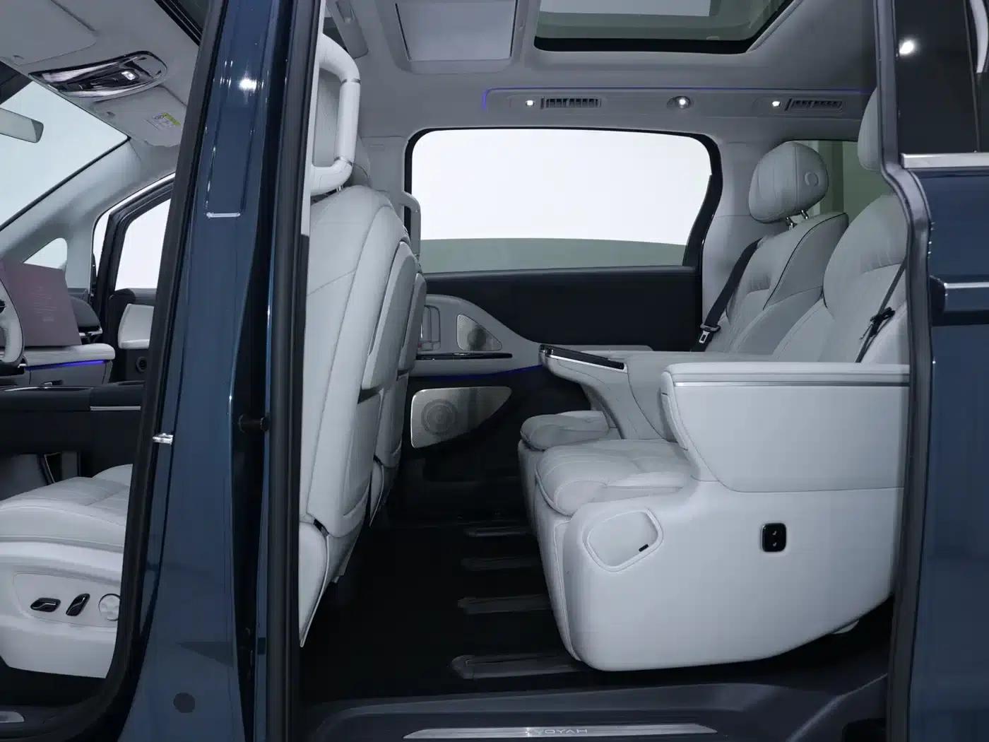 Voyah Dreamer 2025 PHEV AWD Flagship Kunpeng Edition — миниатюра 6