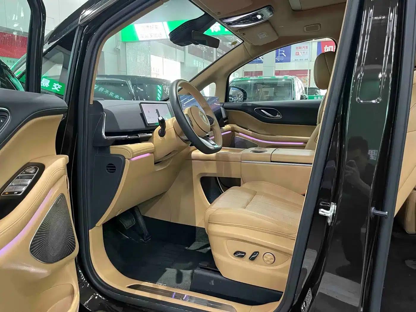 Voyah Dreamer 2025 PHEV AWD Flagship Kunpeng Edition — миниатюра 5