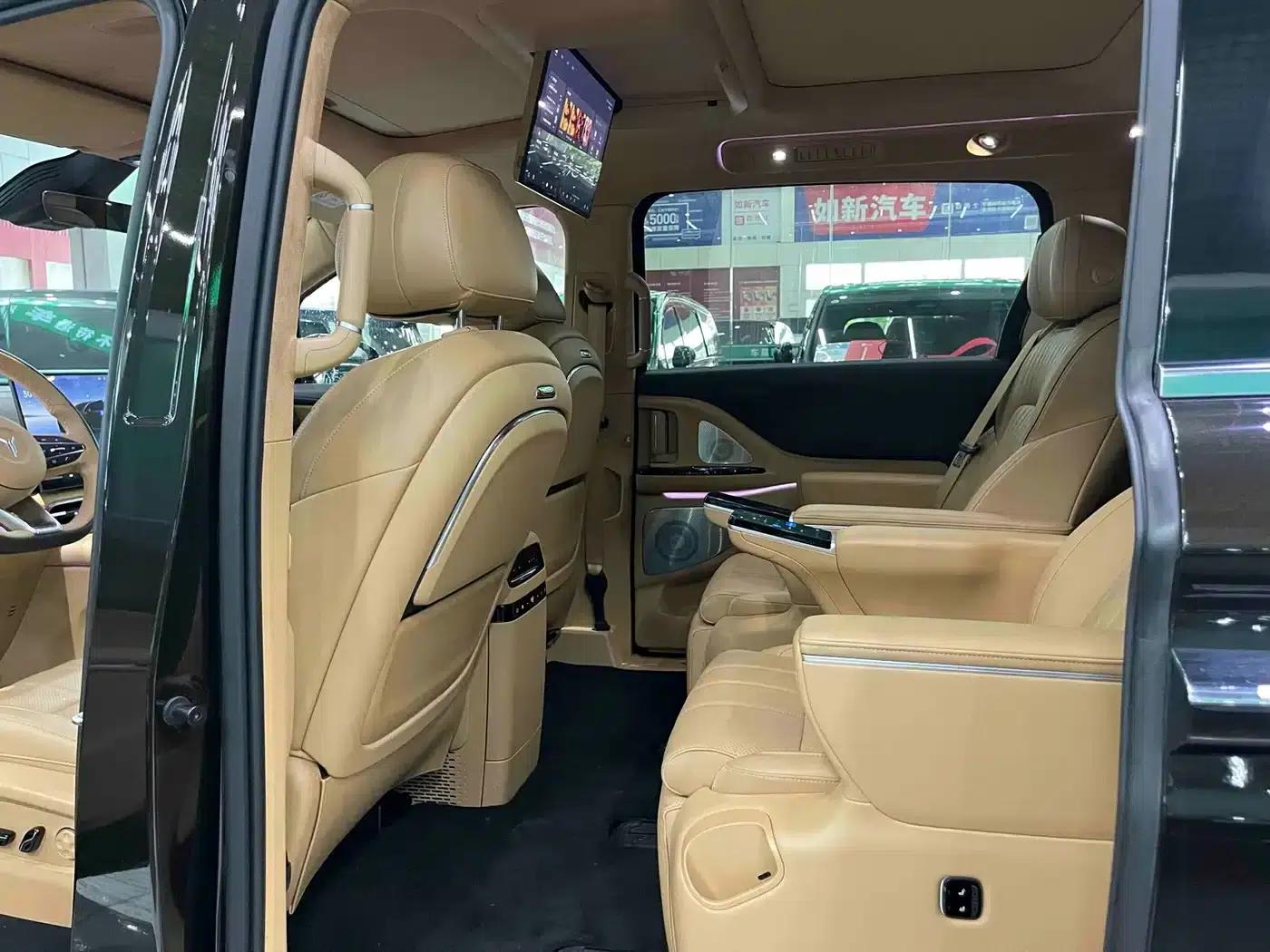 Voyah Dreamer 2025 PHEV AWD Flagship Kunpeng Edition — миниатюра 8