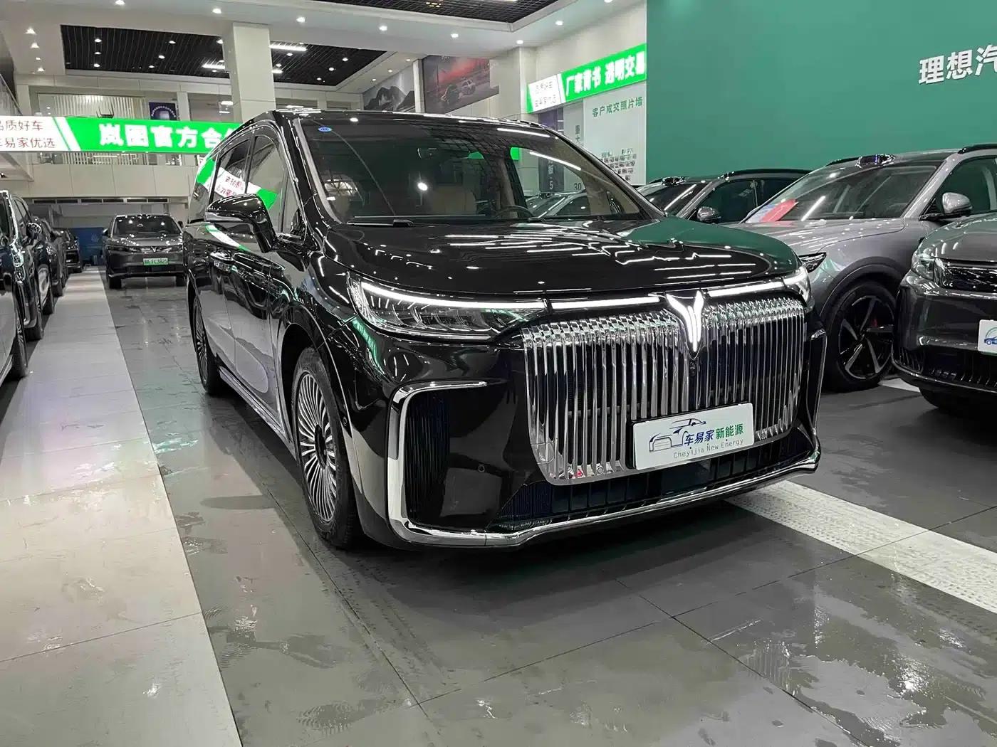 Voyah Dreamer 2025 PHEV 4WD Premium Kunpeng Edition — миниатюра 3