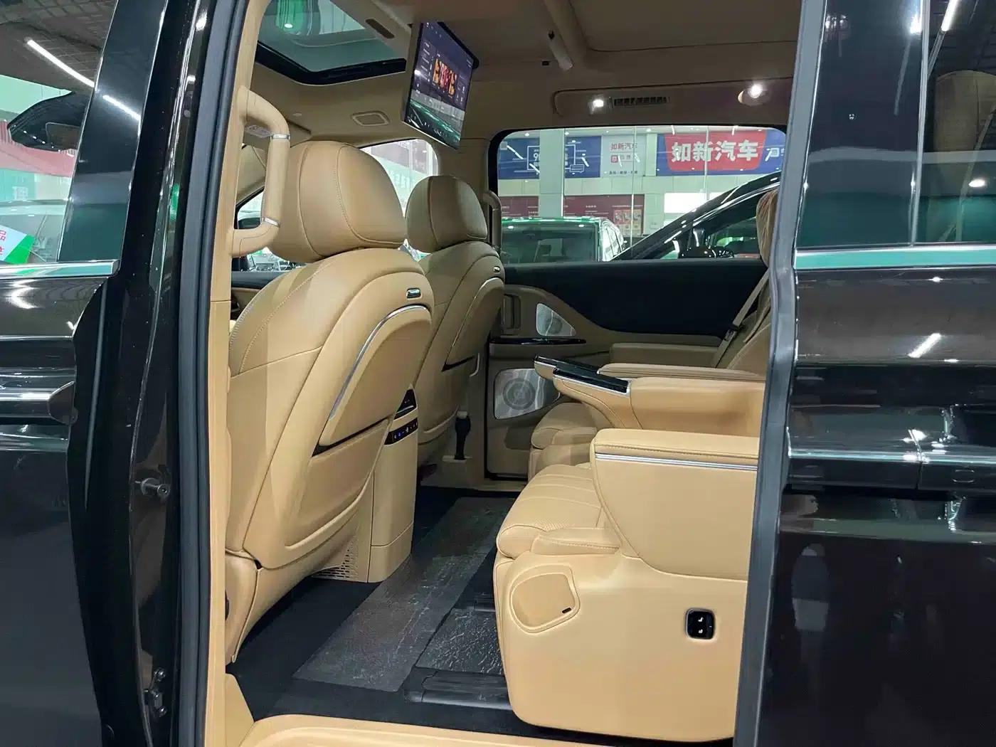 Voyah Dreamer 2025 PHEV 4WD Premium Kunpeng Edition — миниатюра 9