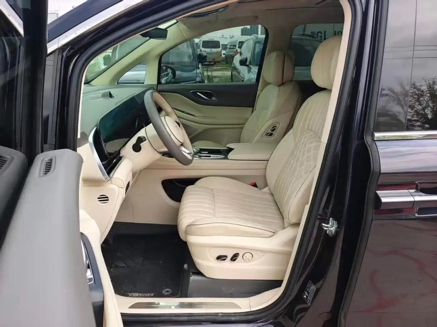 Voyah Dreamer 2024 PHEV Long Range Flagship Edition — миниатюра 5