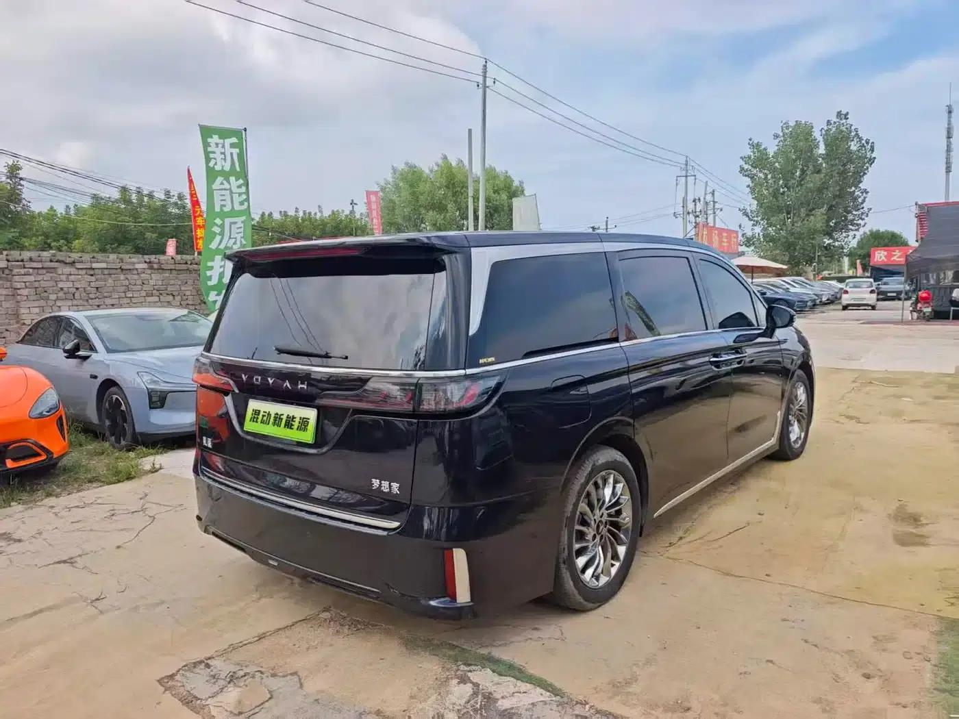 Voyah Dreamer 2024 PHEV Long Range Flagship Edition — миниатюра 9