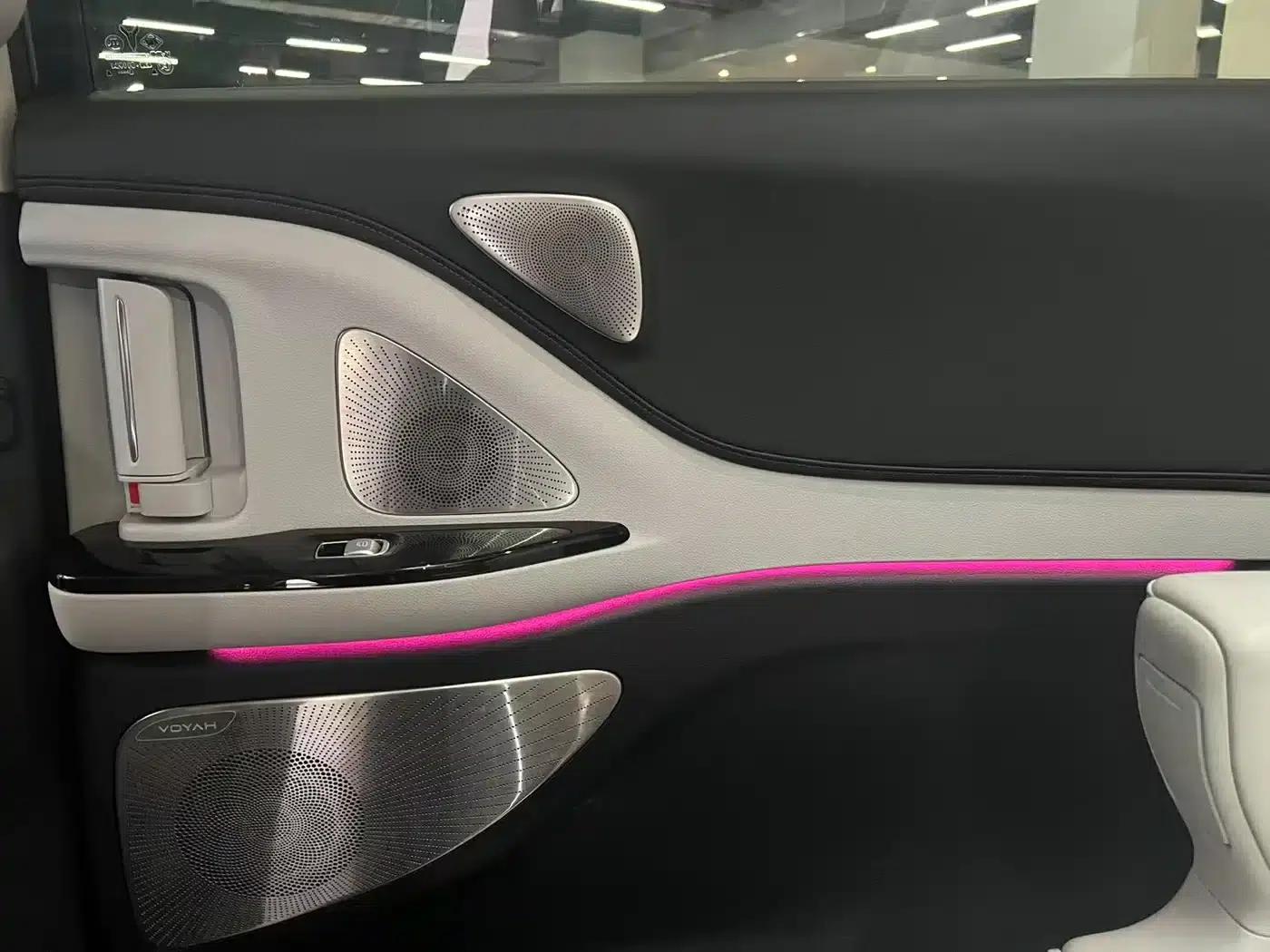 Voyah Dreamer 2025 PHEV AWD Flagship Kunpeng Edition — миниатюра 14