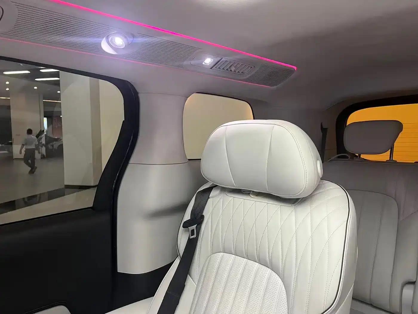 Voyah Dreamer 2025 PHEV AWD Flagship Kunpeng Edition — миниатюра 16