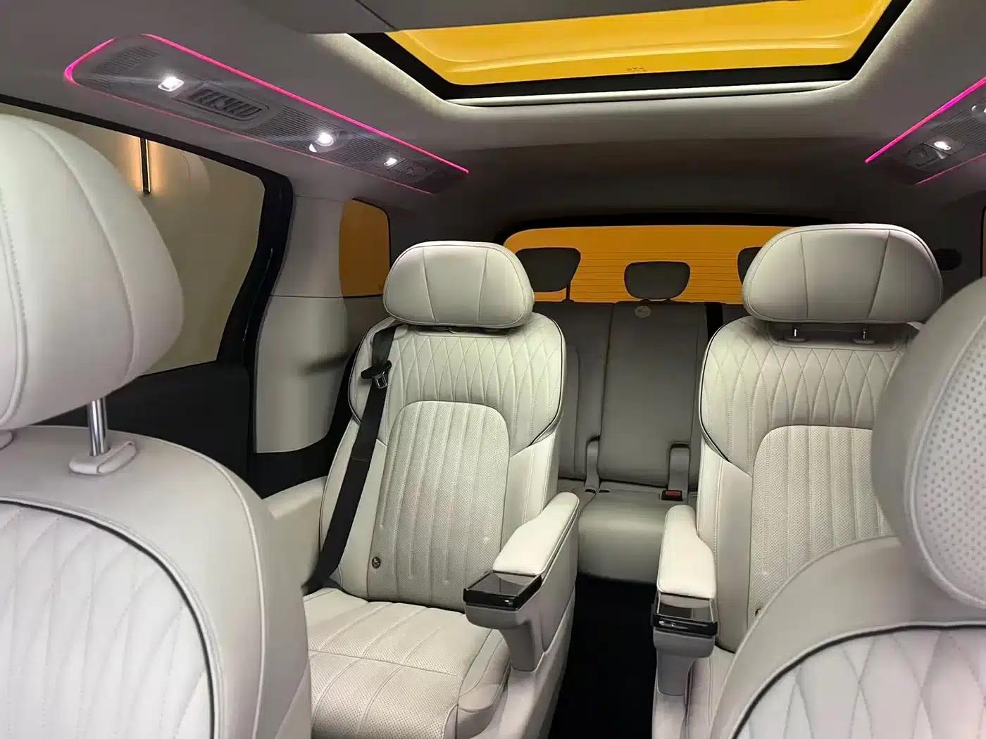 Voyah Dreamer 2025 PHEV AWD Flagship Kunpeng Edition — миниатюра 18