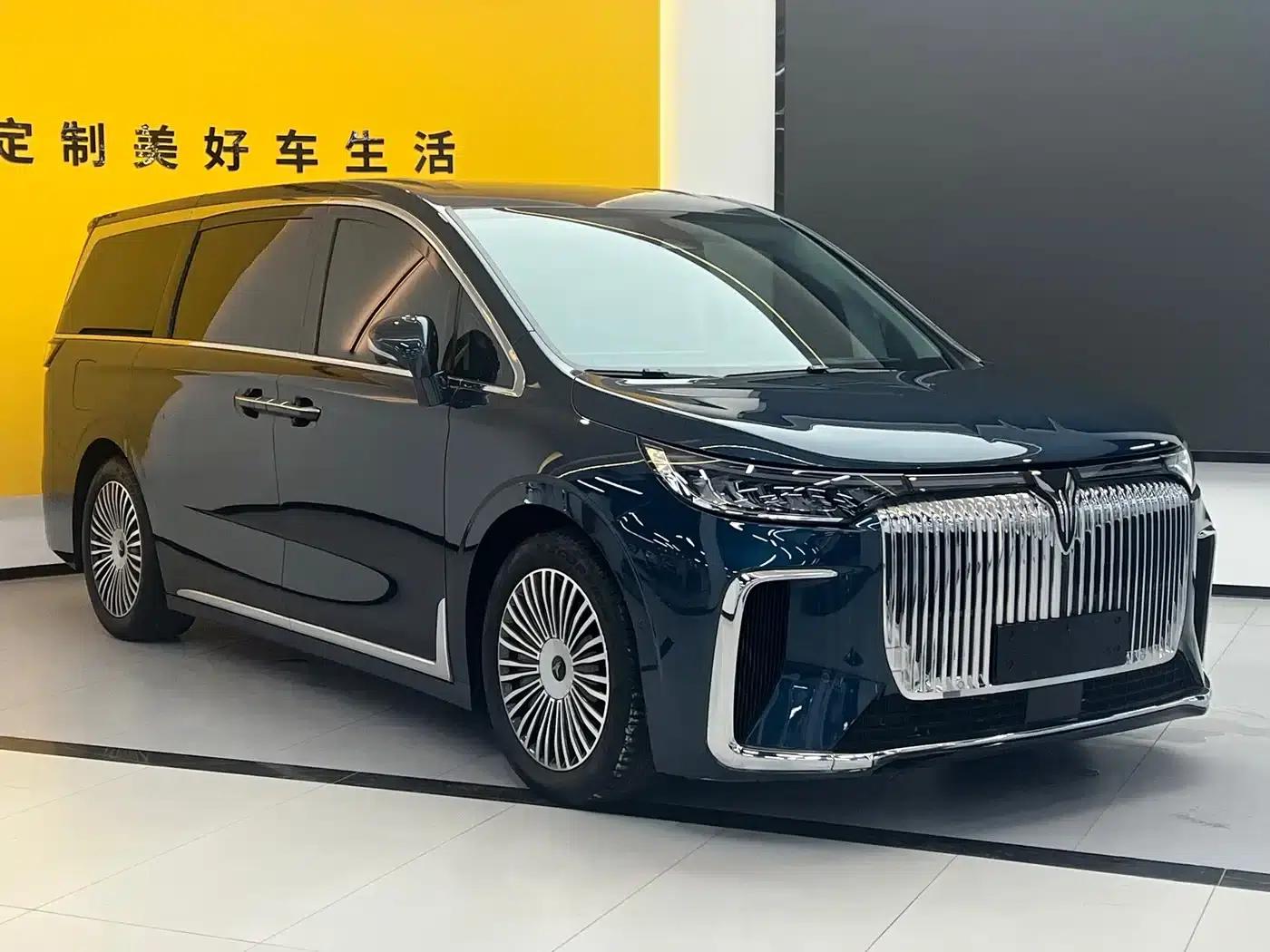 Voyah Dreamer 2025 PHEV AWD Flagship Kunpeng Edition — миниатюра 3