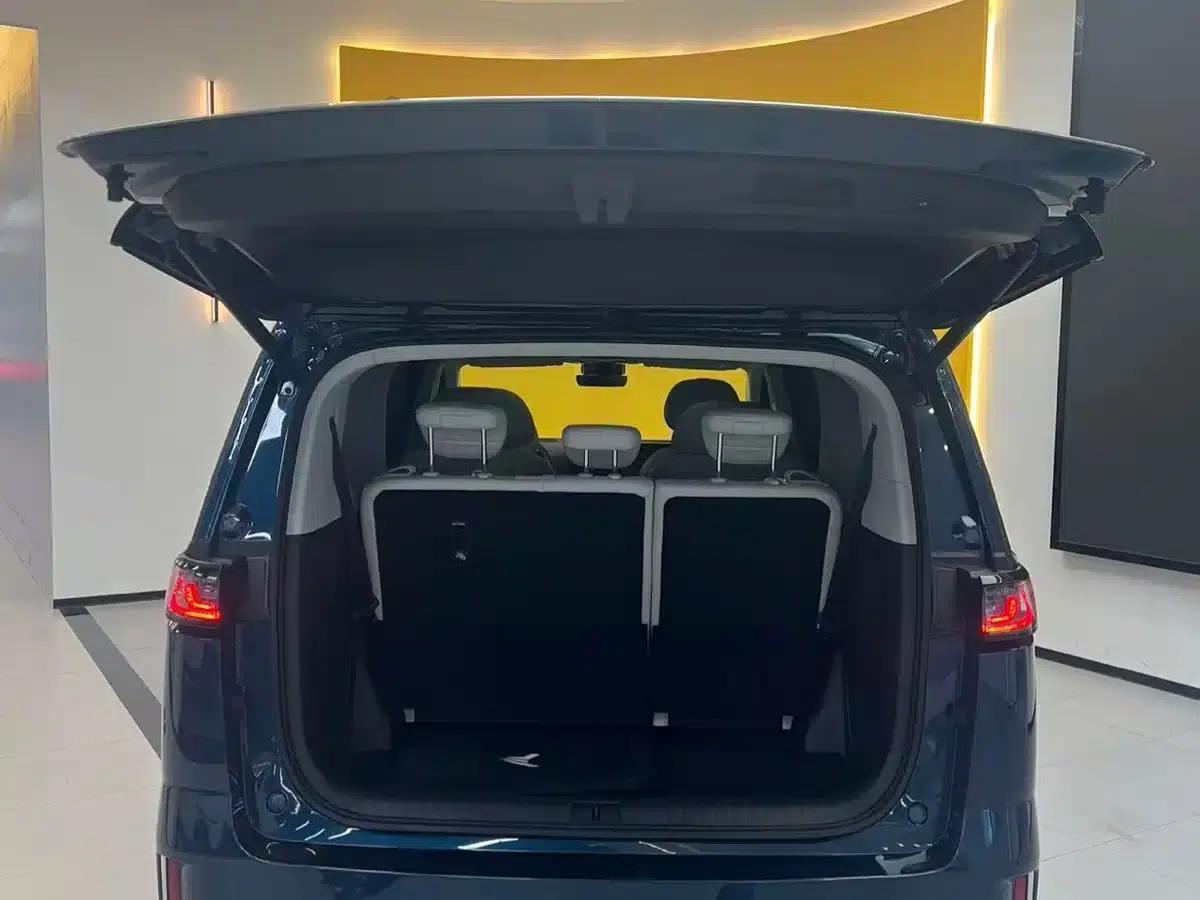 Voyah Dreamer 2025 PHEV AWD Flagship Kunpeng Edition — миниатюра 21