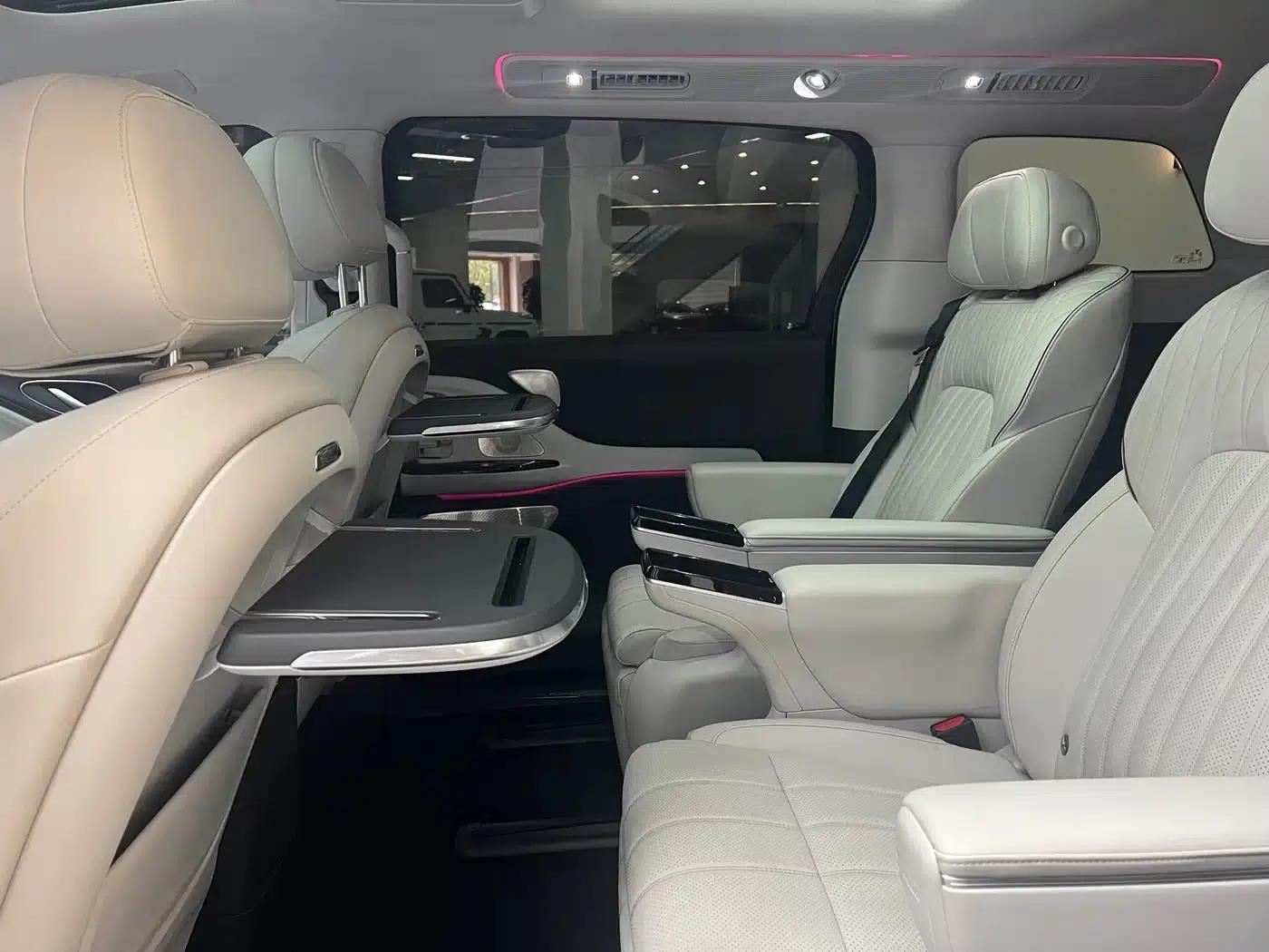 Voyah Dreamer 2025 PHEV AWD Flagship Kunpeng Edition — миниатюра 6